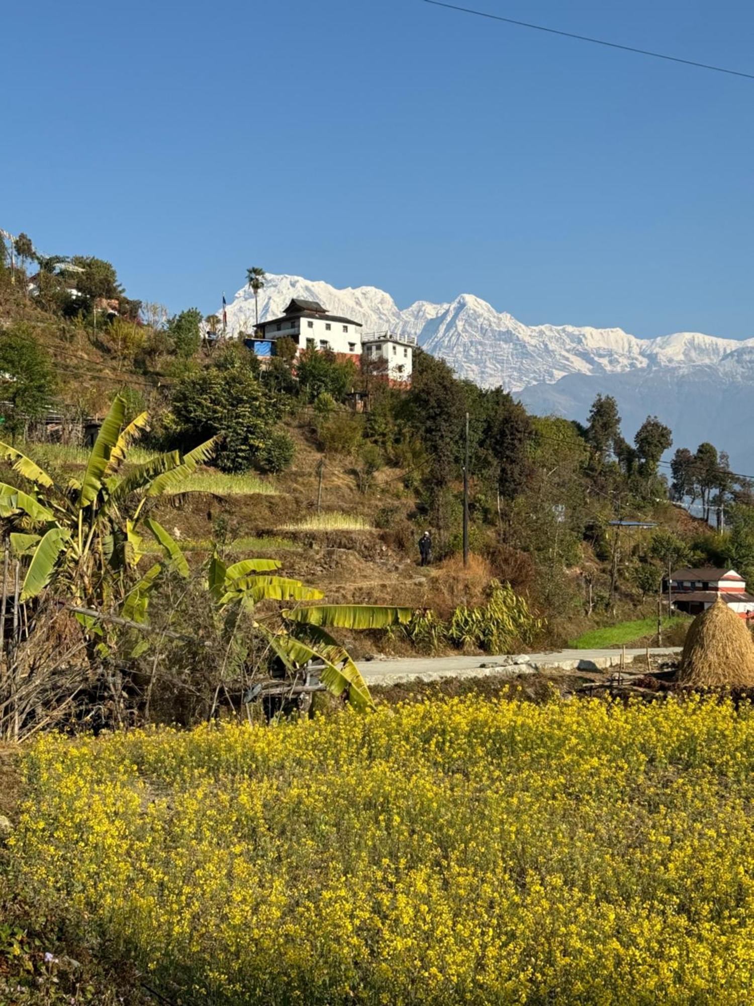 Club ES Deurali Resort Pokhara Exterior foto