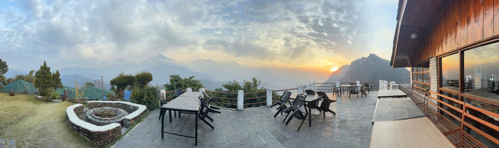 Club ES Deurali Resort Pokhara Exterior foto