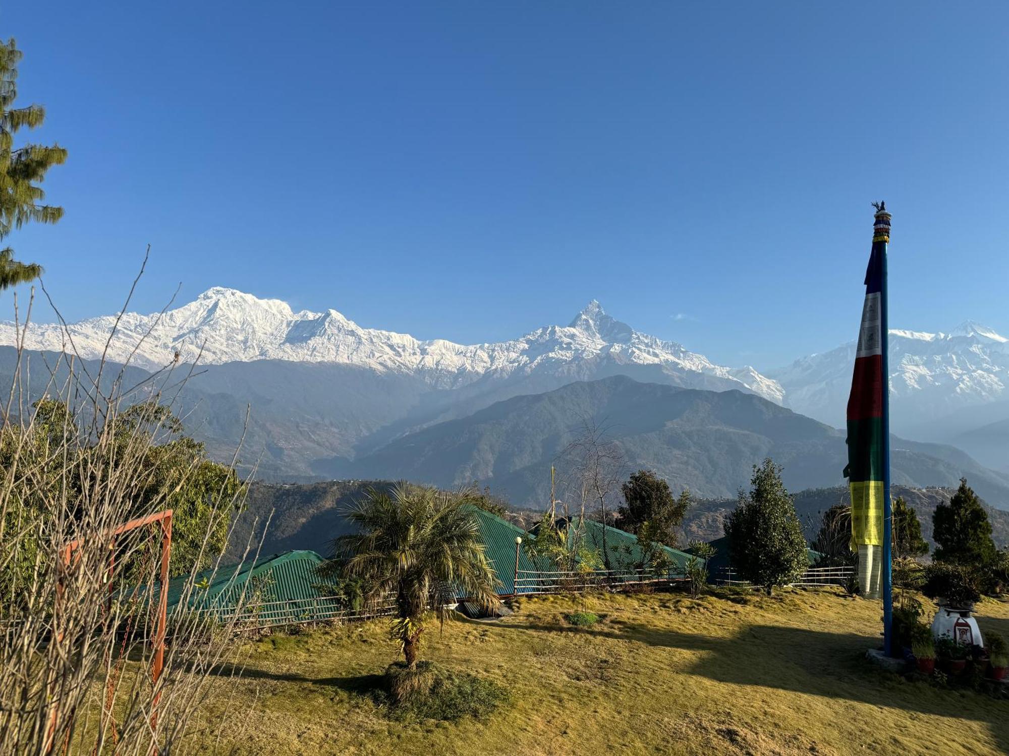 Club ES Deurali Resort Pokhara Exterior foto